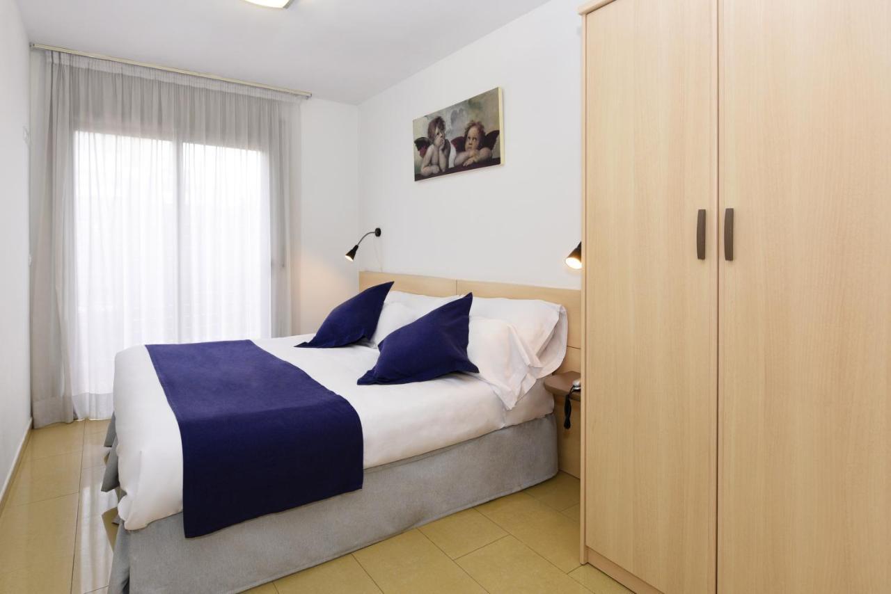 Neptuno Apartments Calella Extérieur photo