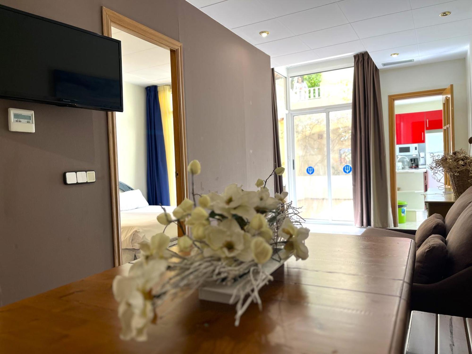 Neptuno Apartments Calella Chambre photo