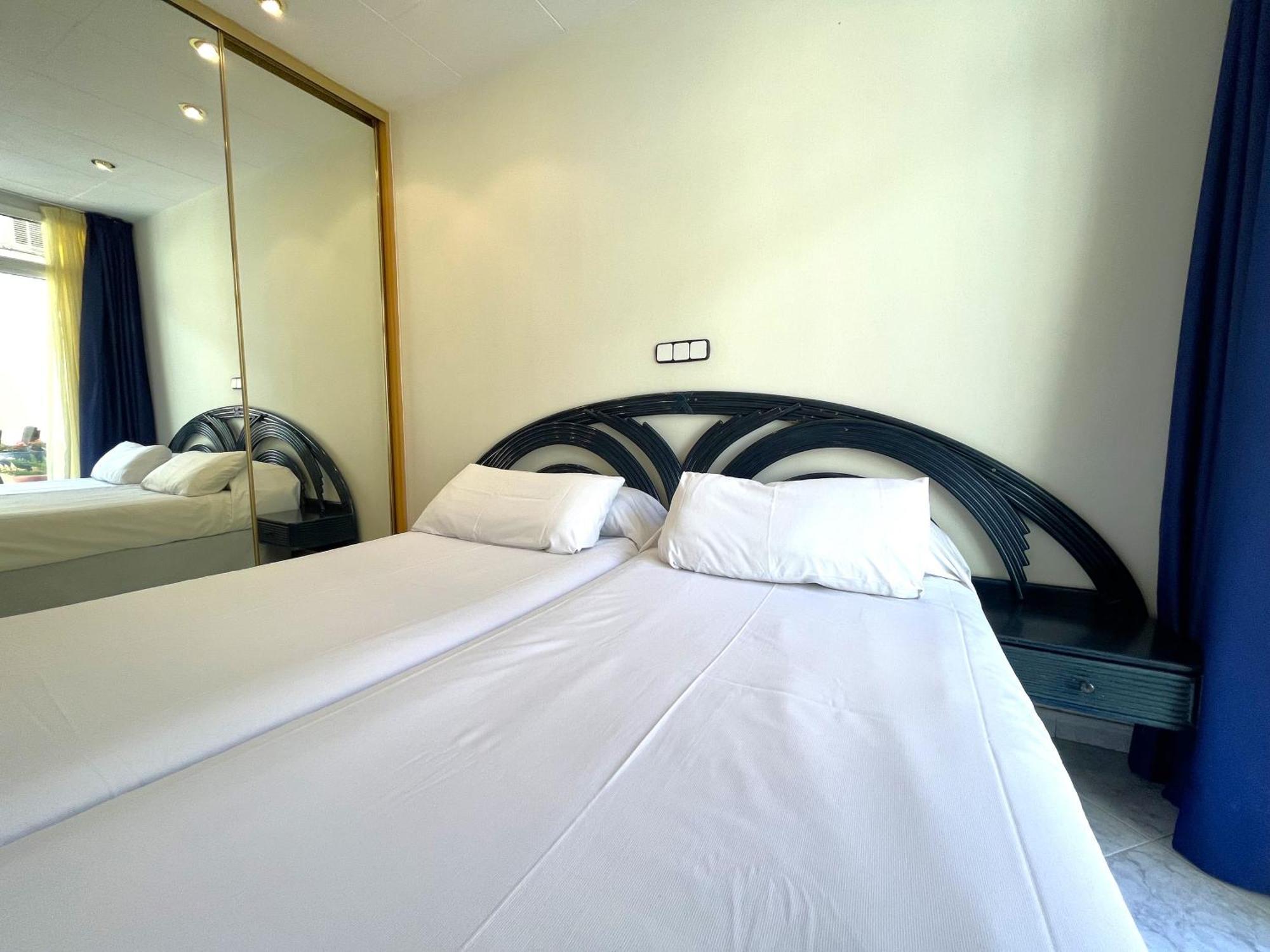 Neptuno Apartments Calella Extérieur photo